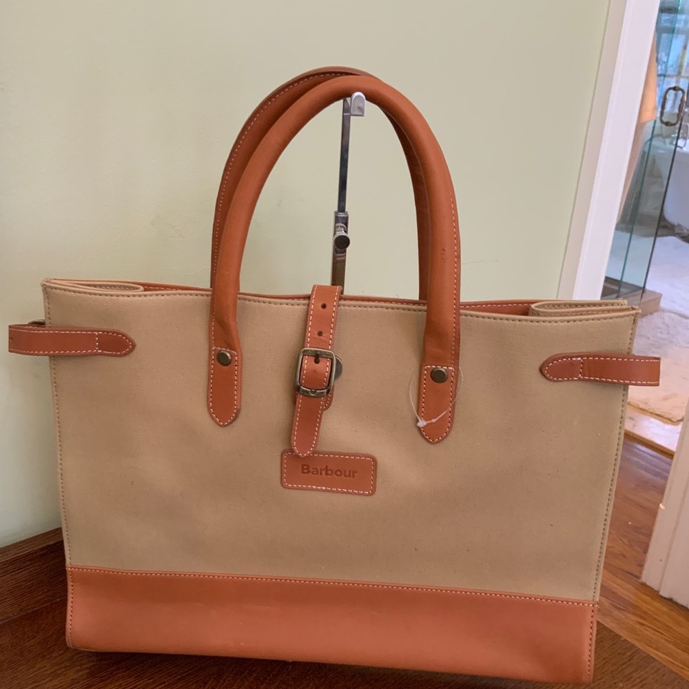 Almost new  authentic tote by BARBOUR